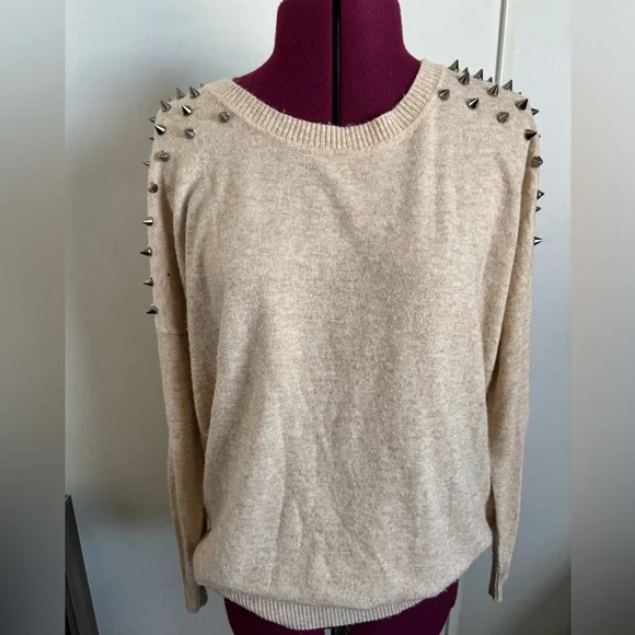 EUC Sweewe Tan crew neck Sweater with Studded Shoulders, Size L - Picture 4 of 8